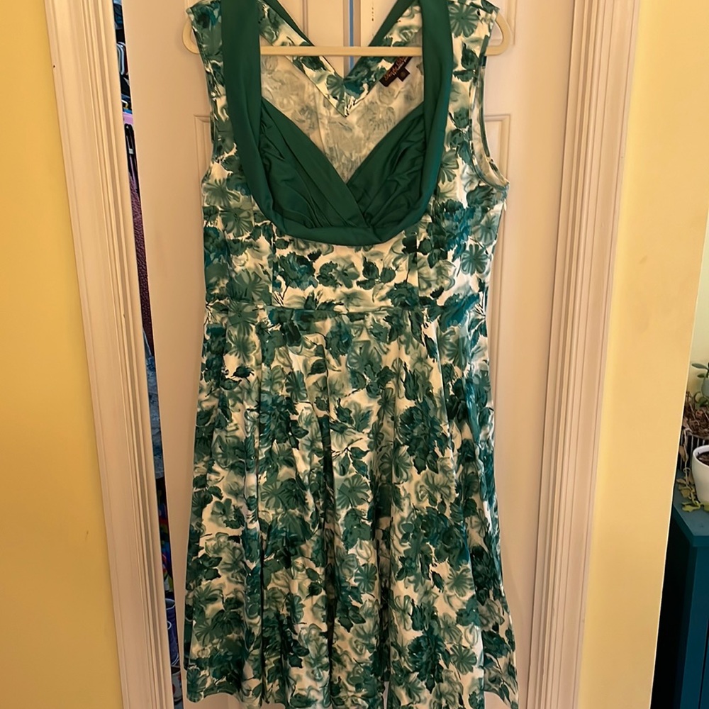 Trashy Diva Jade Watercolor Honey EUC sz 18